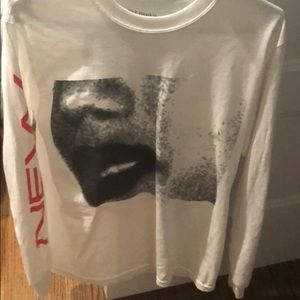 ariana grande nyc long sleeve merch